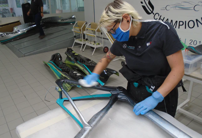 Mercedes-AMG PETRONAS F1® Team V11 Road Edition - Image 6