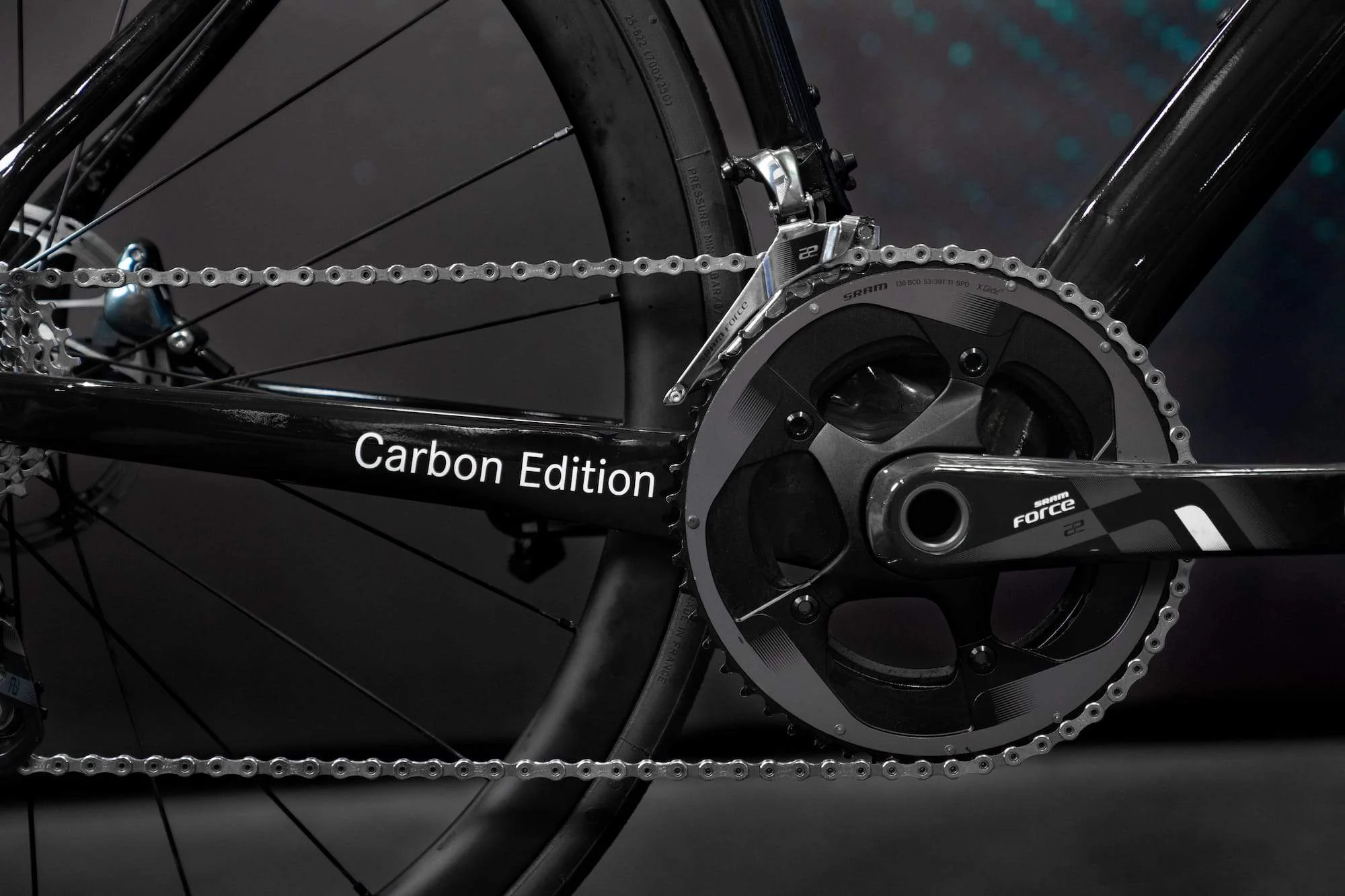 Mercedes-AMG PETRONAS F1® Team V12 Road Edition - Image 6
