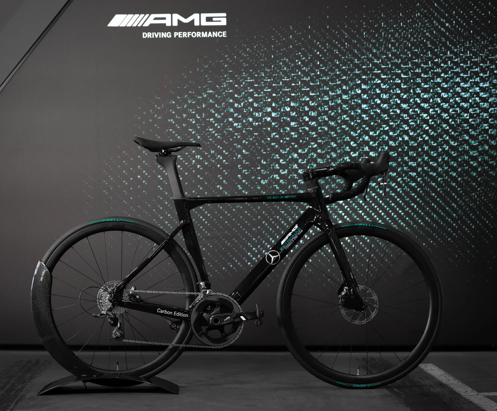 Mercedes-AMG PETRONAS F1® Team V12 Road Edition - Image 8